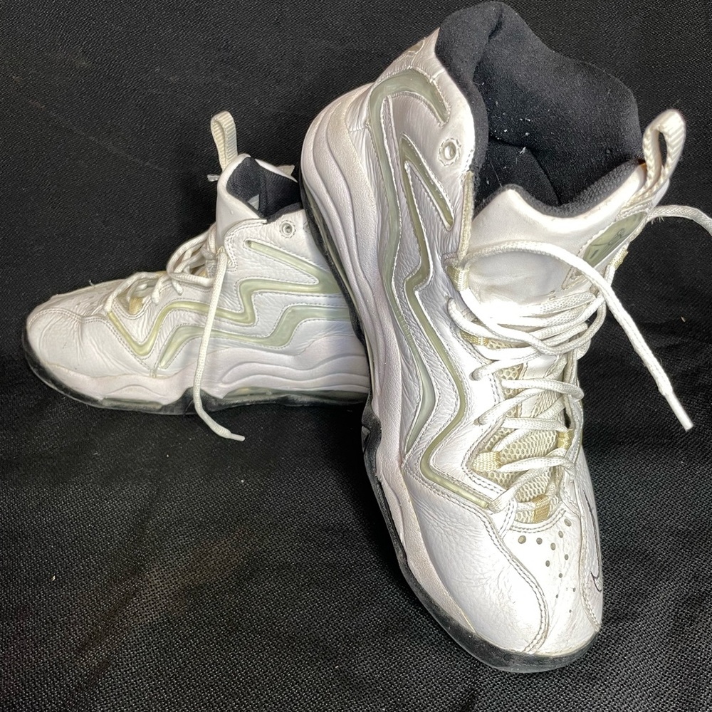Mens Scottie Pippen Nike’s size 12